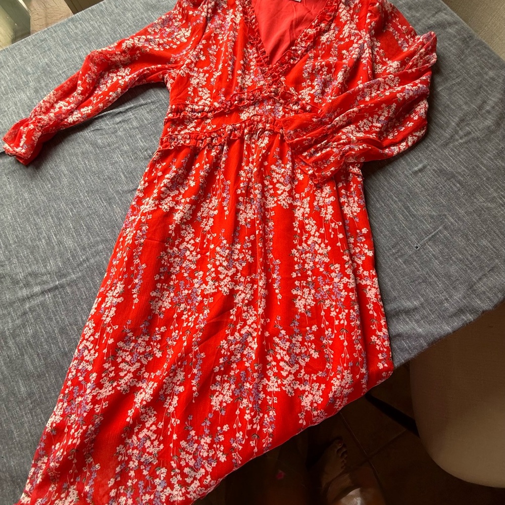 Chic Long Sleeve Floral Dress in Red